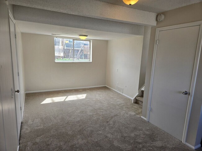 Building Photo - 6020 W 108th Ave