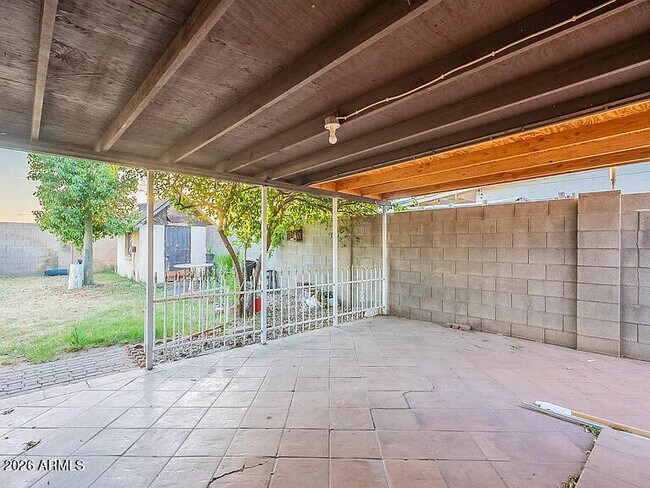 Building Photo - 17410 N 16th Ave