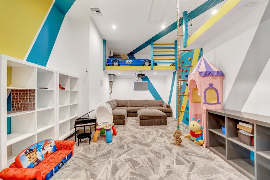 Building Photo - 5817 Ranchito Ave