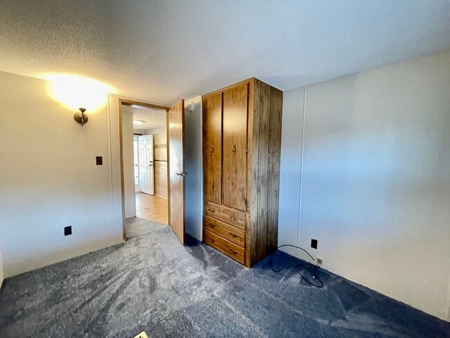 Building Photo - 14341 Wells Ln