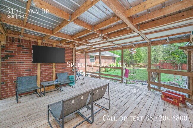 Building Photo - 3101 Lynn Dr