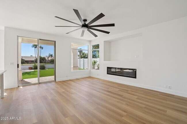 Building Photo - 5953 W Aurora Dr