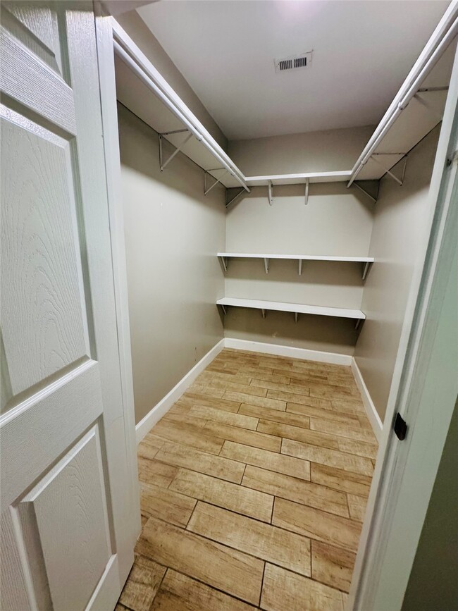 Building Photo - 13007 Shady Ln