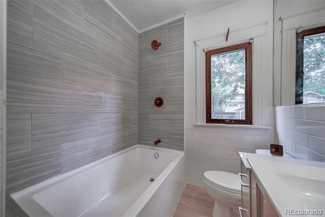 Building Photo - 1217 Steele St