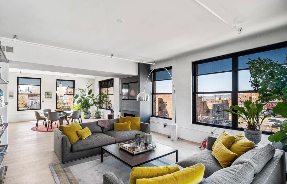 Building Photo - 1908 Dunlap St