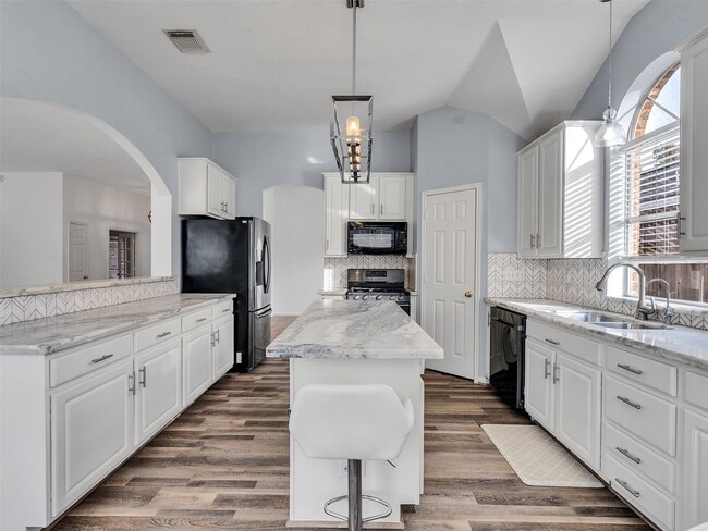 Building Photo - 3327 La Seine Ln