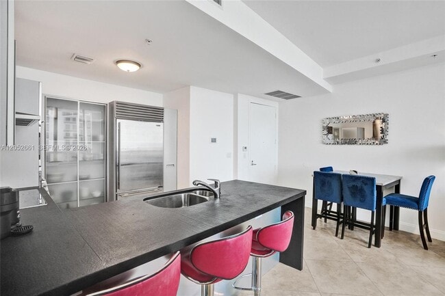 Building Photo - 18201 Collins Ave