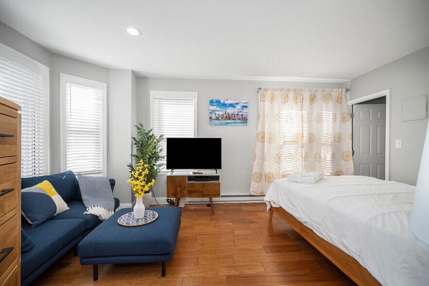 Building Photo - 476-498 Hanover Saint Exd-SI ID1364248P