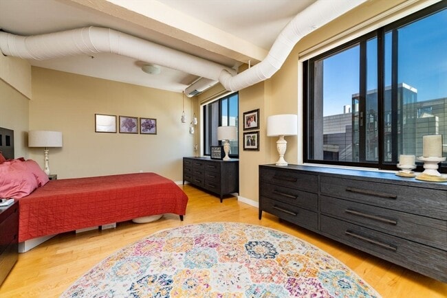 Building Photo - 210 South St