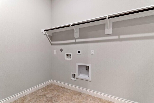 Building Photo - 4926 Thunder Creek Ln