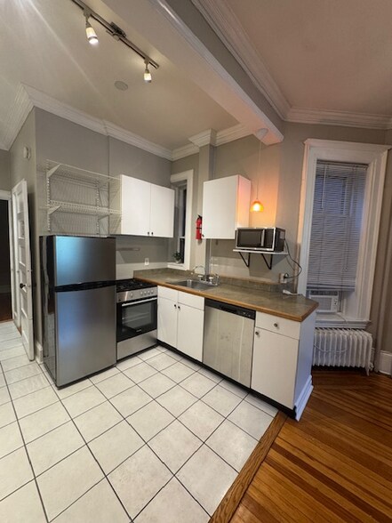 Building Photo - 544 Madison Ave