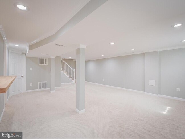 Building Photo - 6812 Landor Ln