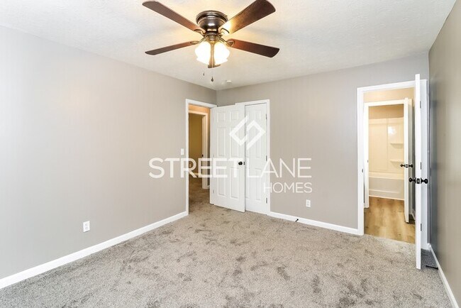 Building Photo - FIRST FULL MONTH OFF WITH 13 MONTH LEASE