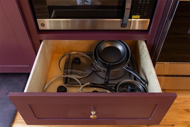 Building Photo - 4611 S 47th St