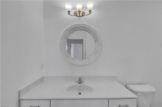 Building Photo - 1732 Dromolin Dr