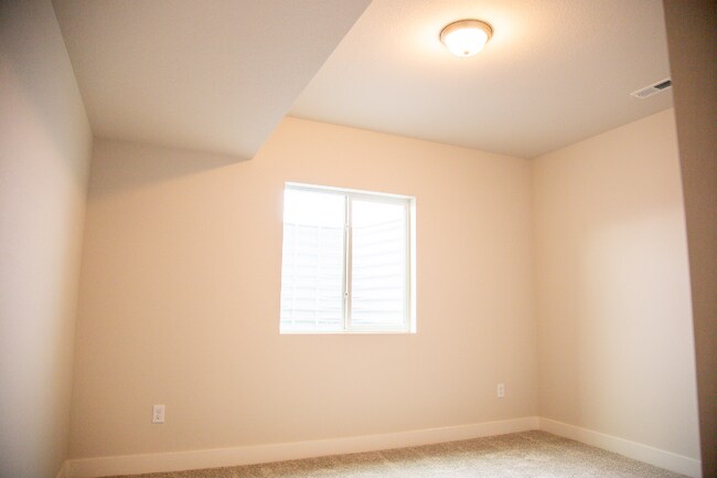 Building Photo - 8547 Cheraw St