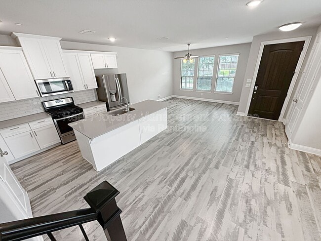 Building Photo - 4621 Piedras Lanzar Dr
