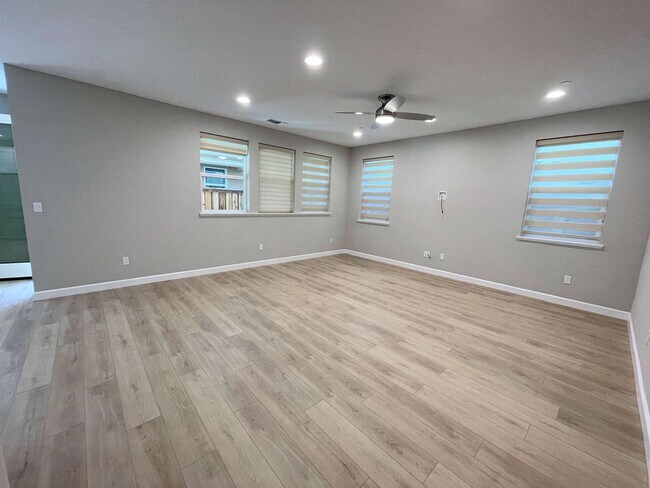 Building Photo - 1887 Orfanos Ranch Dr