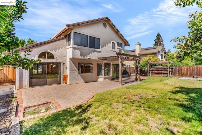 Building Photo - 4820 Ridgeview Dr