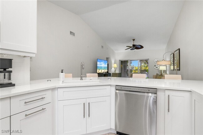 Building Photo - 853 Tanbark Dr