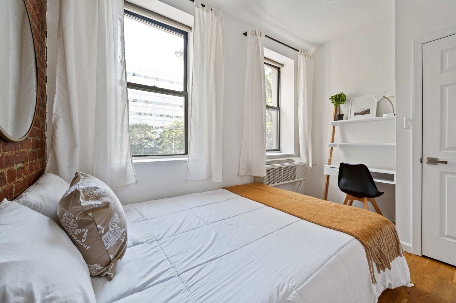 Building Photo - 416 W 49th St