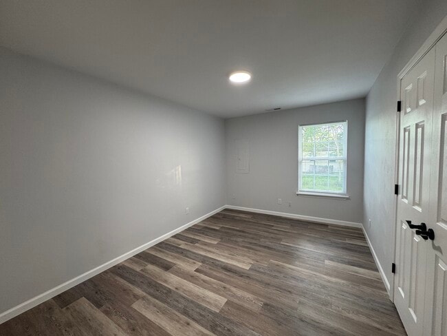 Building Photo - 357 Pine Ave