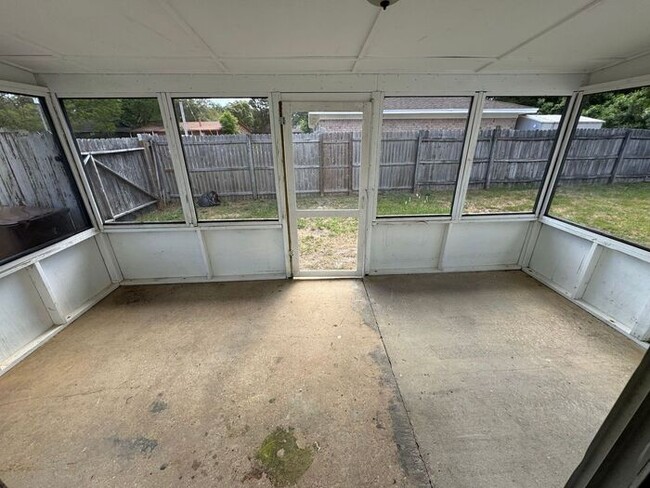 Building Photo - Gulf Breeze - Villa East - 3 bedroom, 2 ba...