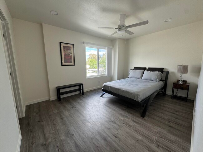 Building Photo - 48728 Desert Flower Dr