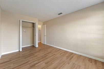 Building Photo - Great location! Two Bedroom two bath Condo