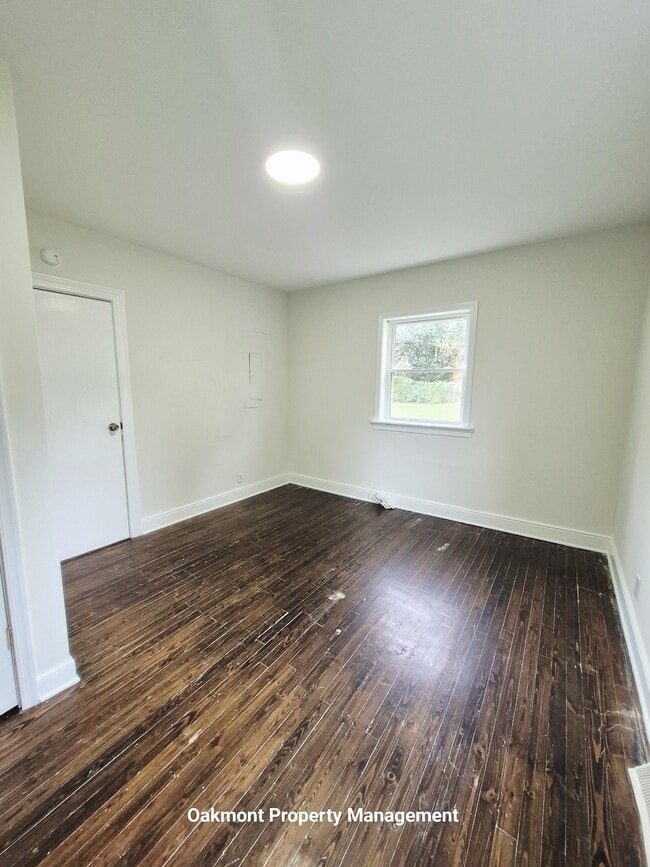 Building Photo - 900 N 38th St