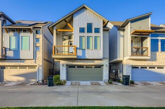 Building Photo - 12518 Red Sparrow St