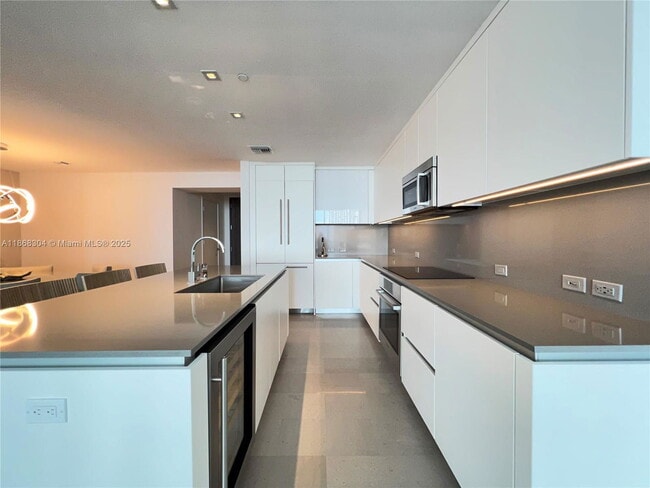 Building Photo - 68 SE 6th St