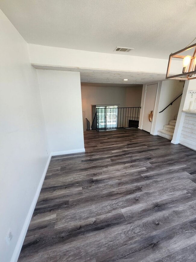 Building Photo - 3-Story Condo in West Covina