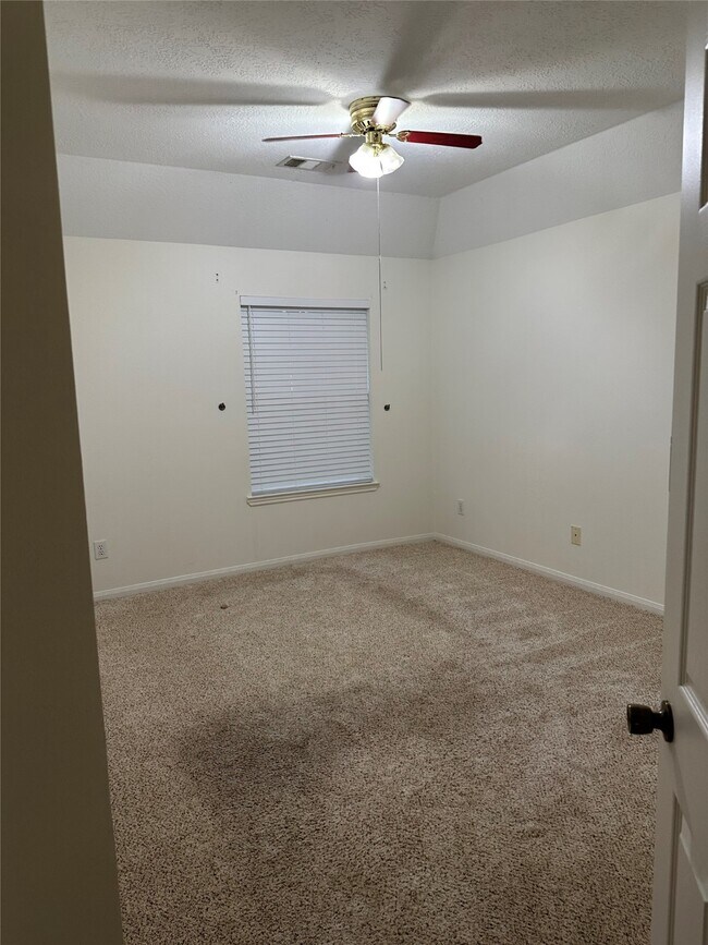 Building Photo - 16655 Broadoak Grove Ln