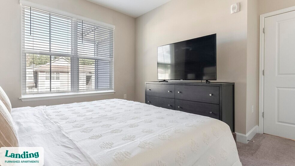 Building Photo - 195 N Creek Dr