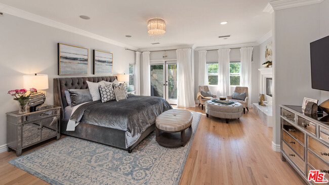 Building Photo - 4513 Tobias Ave