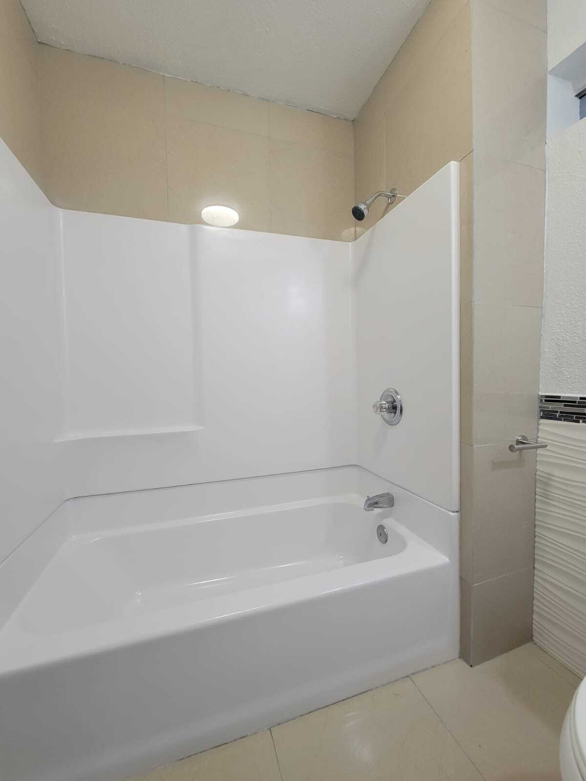 Building Photo - 1315 W 101st St