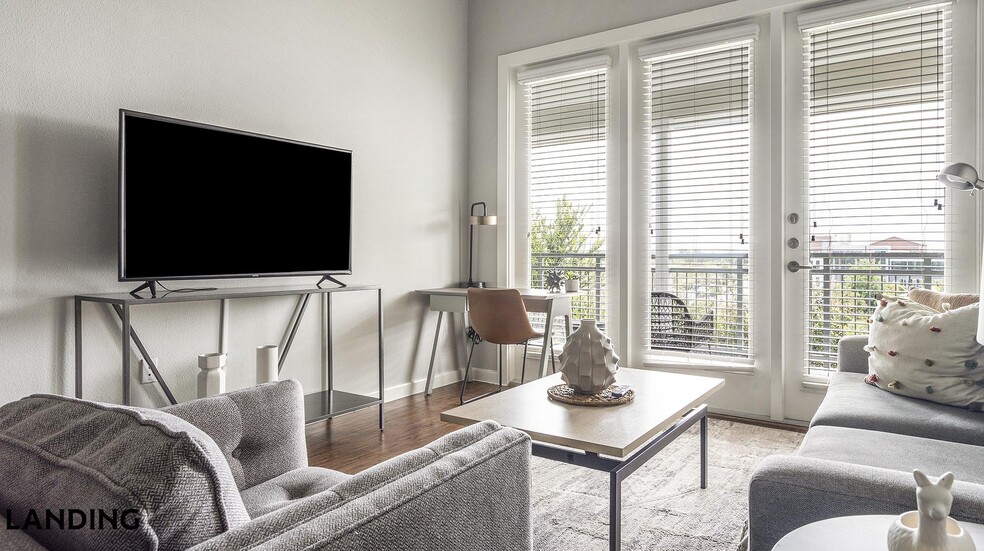 Building Photo - 4300 Cromwell Dr