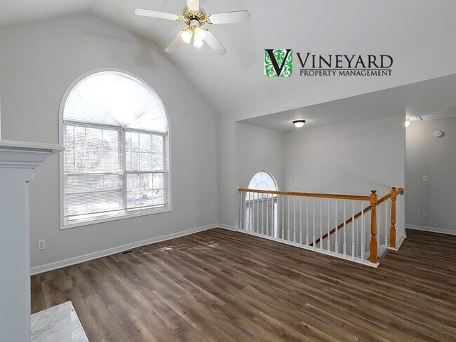 Building Photo - 3684 Autumn View Dr