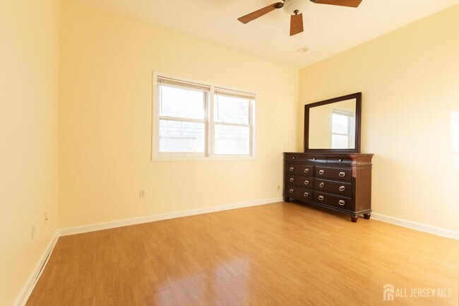 Building Photo - 158 Terrace Ave