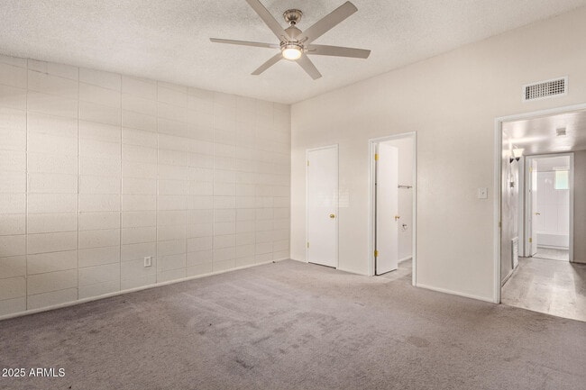 Building Photo - 7045 E Wilshire Dr