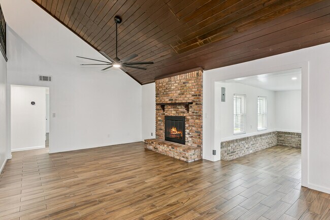 Building Photo - 470 Brian Cir