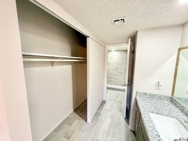 Building Photo - 1635 W Las Lomas St