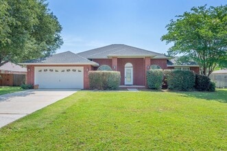 Building Photo - 1972 Resort St