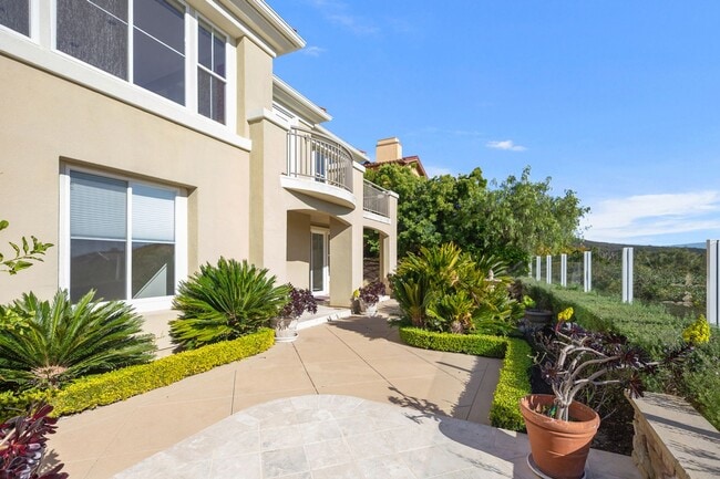 Building Photo - Exclusive Pelican Ridge Home.