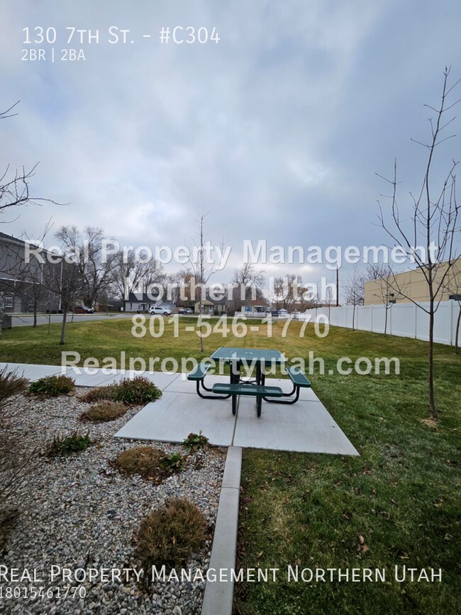 Building Photo - 130 7th St