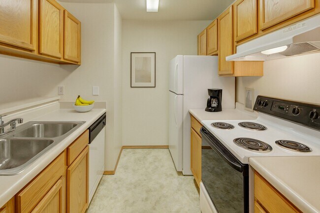 Building Photo - Strawberry Lane