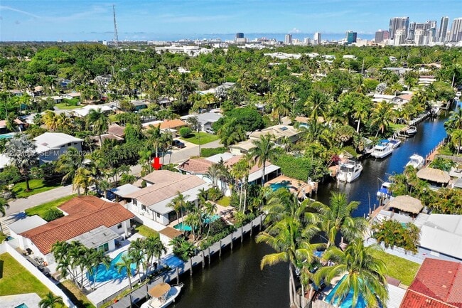 Building Photo - 1704 SW 5th Ct