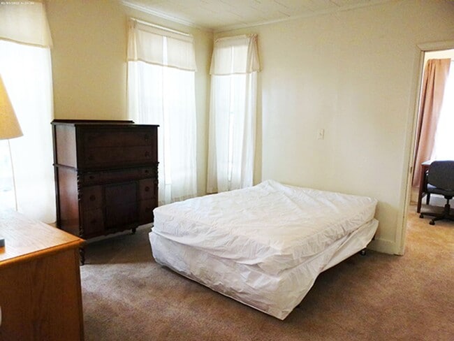 Building Photo - 113 Comstock Pl