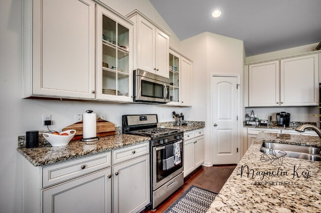 Building Photo - Beautiful Home for Rent 5 bed 3.5 bath